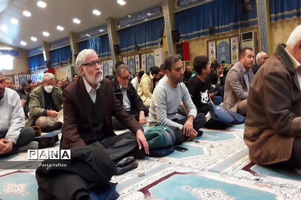 میز خدمت در مصلای صفادشت