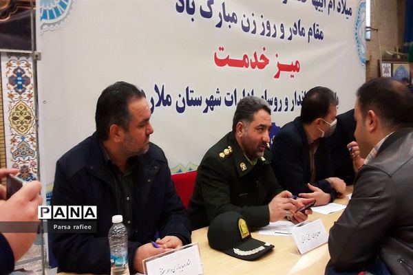 میز خدمت در مصلای صفادشت