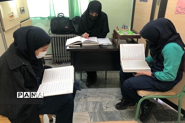 برگزاری مسابقات قرآن و عترت  آموزشگاهی در بین دانش‌آموزان رودهن