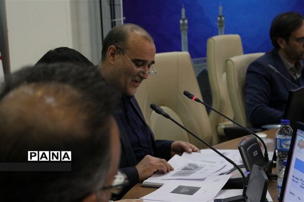 برگزاری جلسه قرارگاه جهادی عدالت تربیتی برابر استان اصفهان با حضور وزیر آموزش و پرورش