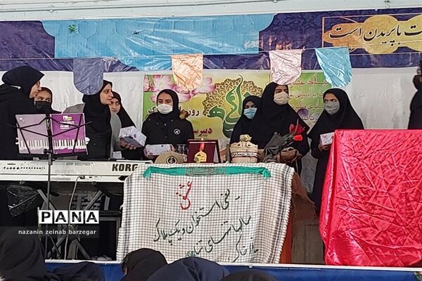 تجلیل از همسران و دختران شهدا و جانبازان همزمان با جشن میلاد حضرت زهرا(س) در شیراز