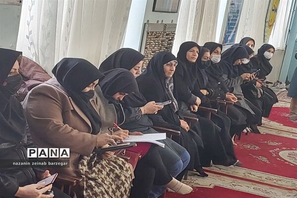 تجلیل از همسران و دختران شهدا و جانبازان همزمان با جشن میلاد حضرت زهرا(س) در شیراز
