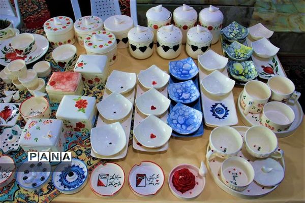 افتتاح نمایشگاه صنایع‌دستی، محصولات خانگی و غذای محلی در ابرکوه