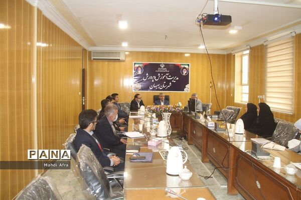 برگزاری گردهمایی کارشناسان تکنولوژی و گروه‌های آموزشی متوسطه قطب 3 استان خوزستان