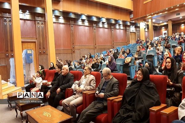 مراسم روز مادر دبستان احدیان در فرهنگسرای آریو مصلی نژاد