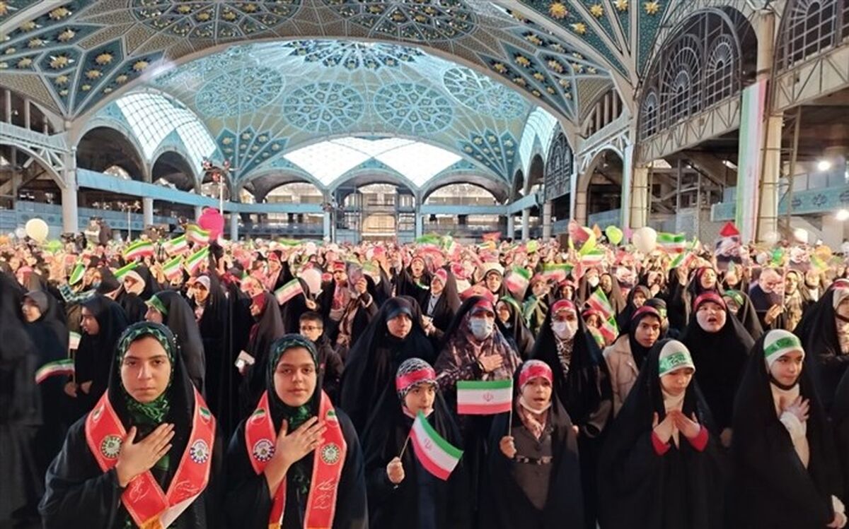 بهترین و واضح‌ترین مسیری که حاج قاسم برای ما مشخص کرده وصیت‌نامه ایشان است