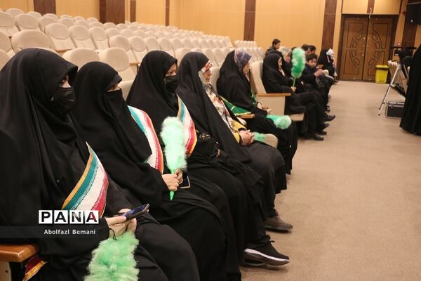 تقدیر از مادران شهدا در دهمین جشنواره اسوه‌های صبر و مقاومت