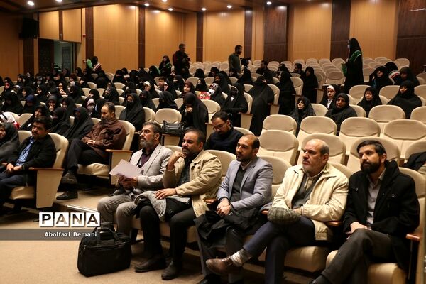 تقدیر از مادران شهدا در دهمین جشنواره اسوه‌های صبر و مقاومت