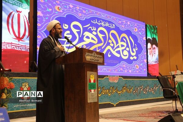 تقدیر از مادران شهدا در دهمین جشنواره اسوه‌های صبر و مقاومت