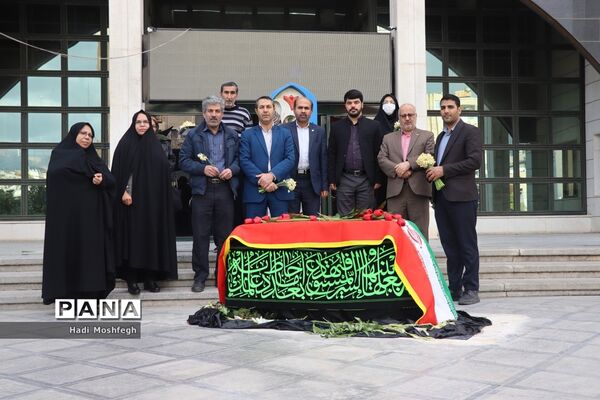 تجلیل از بانوان شاغل در حوزه  اداره‌کل آموزش و پرورش فارس