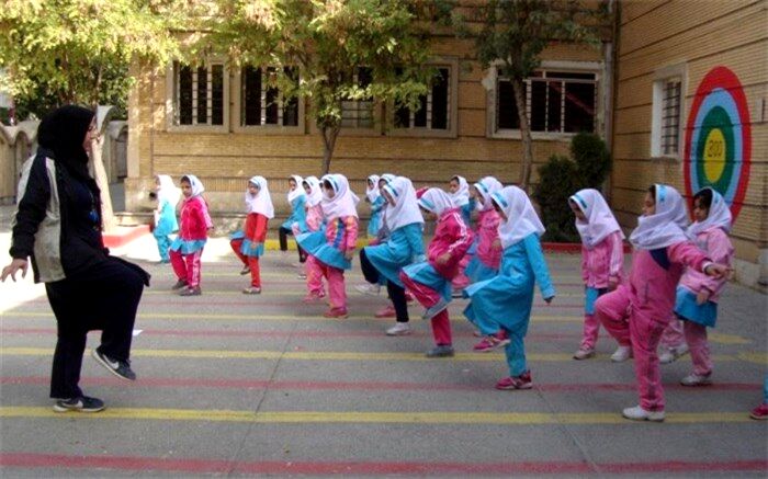 نقش ورزش در پیشگیری از بیماری‌ها، ایجاد نشاط و تقویت روحیه تعاون در دانش آموزان
