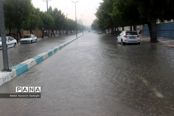 بارش باران و آبگرفتگی معابر در بوشهر