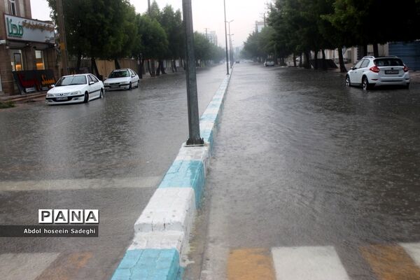 بارش باران و آبگرفتگی معابر در بوشهر