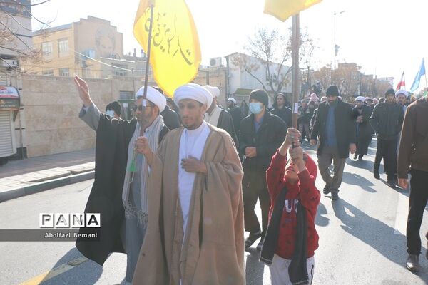 راهپیمایی مردم قم در محکومیت اهانت نشریه فرانسوی به مرجعیت