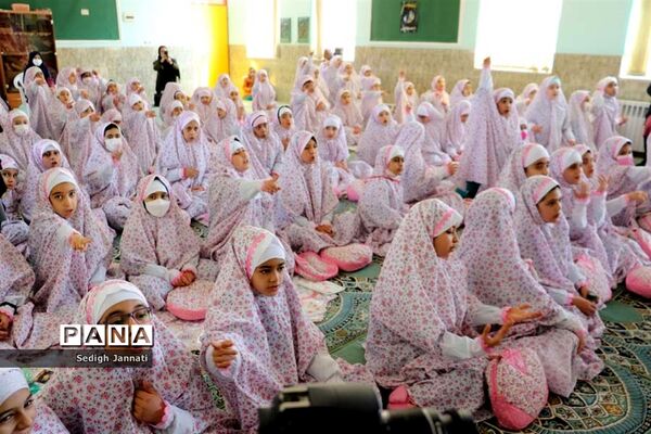 برگزاری جشن تکلیف مدارس آباده