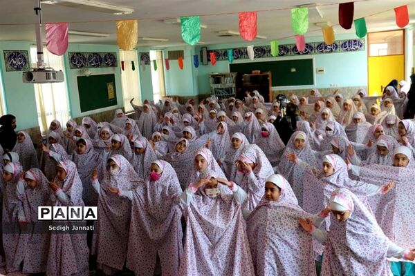 برگزاری جشن تکلیف مدارس آباده
