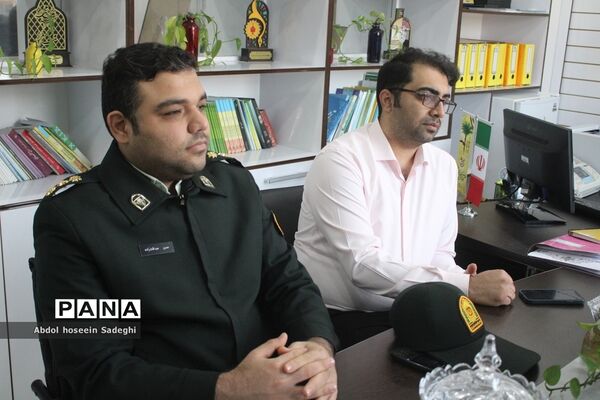 جلسه پیشگیری از آسیب‌های فضای مجازی بر کودکان