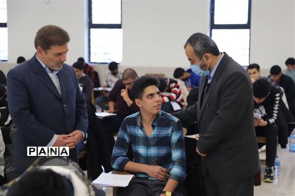 بازدید استاندار خراسان جنوبی از روند برگزاری آزمون سراسری