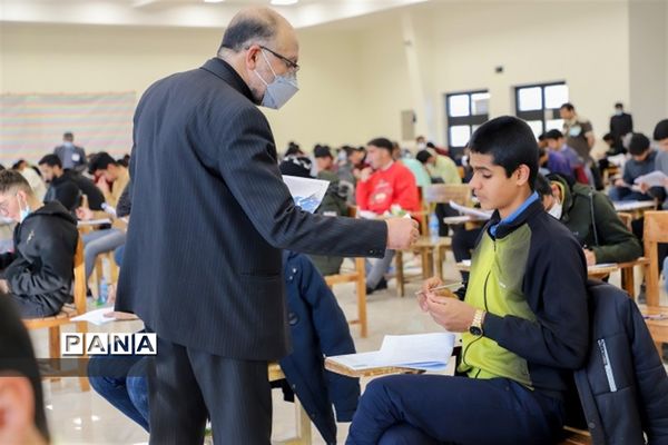 بازدید استاندار خراسان جنوبی از روند برگزاری آزمون سراسری