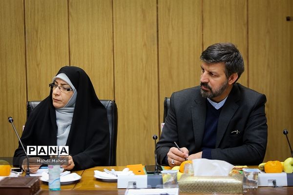 نشست وزیر آموزش‌ و پرورش با رئیس موسسه آموزشی اکو