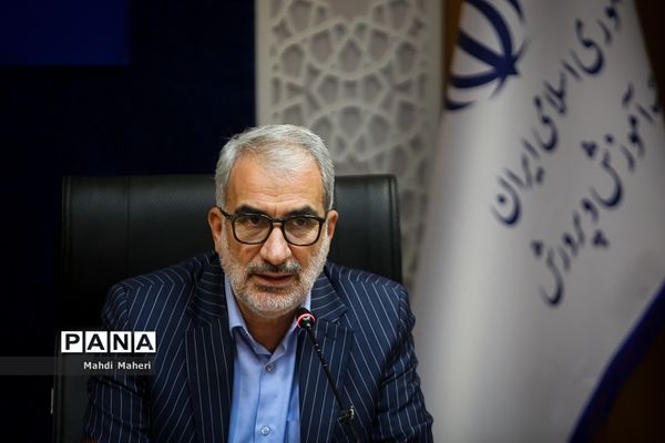 نشست وزیر آموزش‌ و پرورش با رئیس موسسه آموزشی اکو