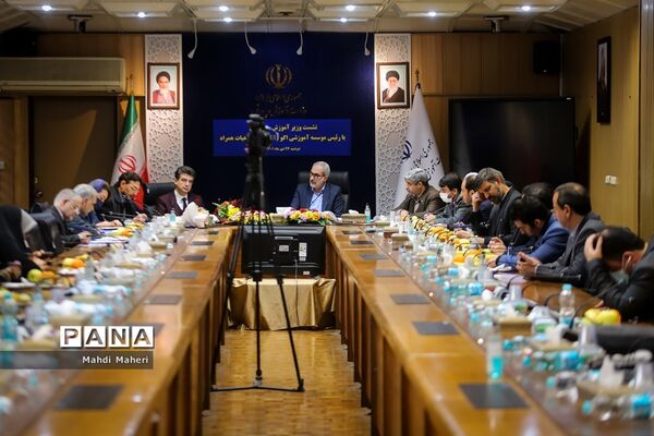 نشست وزیر آموزش‌ و پرورش با رئیس موسسه آموزشی اکو