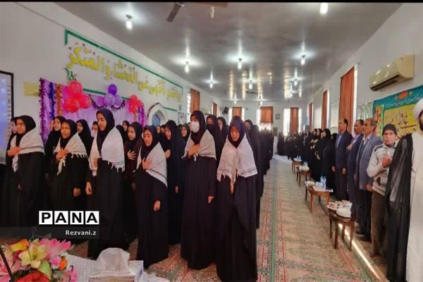 تجلیل وگرامیداشت مادر شهید محمد ابویی در دبیرستان حضرت زهرا (س) بافق