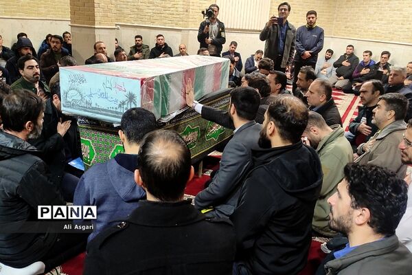 مراسم وداع با پیکر پاک شهید گمنام دفاع مقدس در اردوگاه امام صادق(ع) دماوند