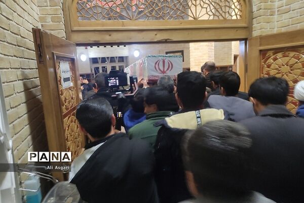 مراسم وداع با پیکر پاک شهید گمنام دفاع مقدس در اردوگاه امام صادق(ع) دماوند