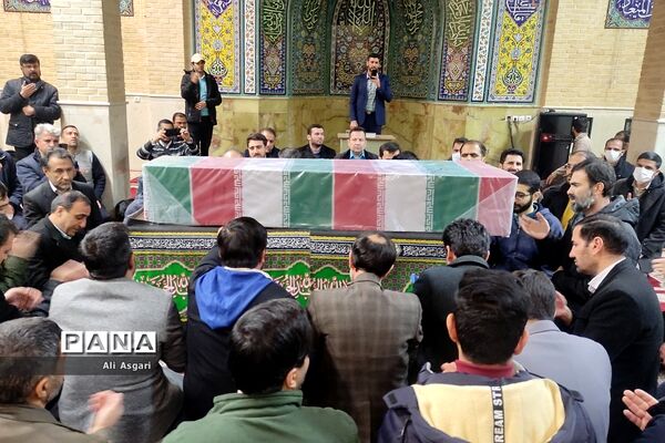 مراسم وداع با پیکر پاک شهید گمنام دفاع مقدس در اردوگاه امام صادق(ع) دماوند