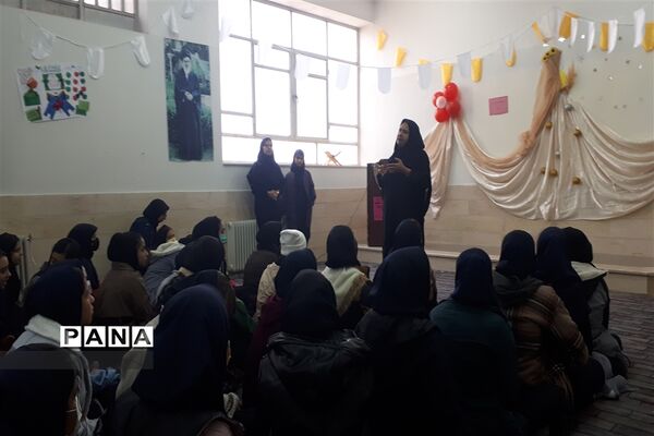 برگزاری طرح مربیان همراه در دبیرستان علم و ادب ابرکوه