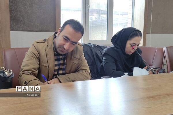 کنفرانس خبری شهردار باغستان با اصحاب رسانه