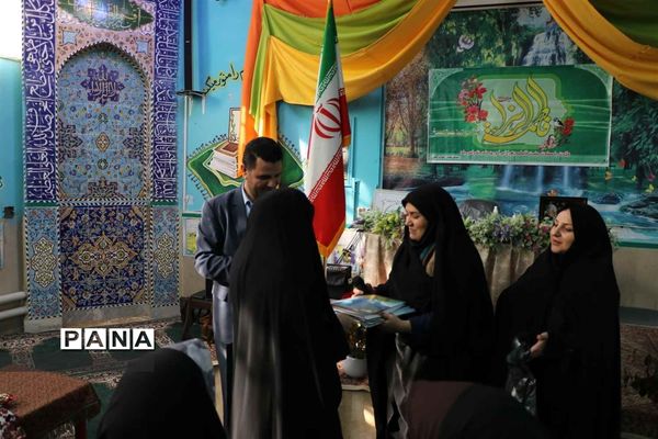 برگزاری مراسم تقدیر از مدیران خادم‌الحسینی  در دبستان موجانی ناحیه 2 شهرری