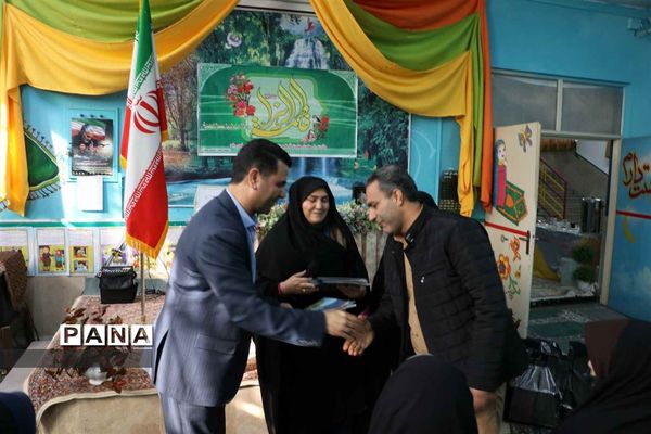 برگزاری مراسم تقدیر از مدیران خادم‌الحسینی  در دبستان موجانی ناحیه 2 شهرری