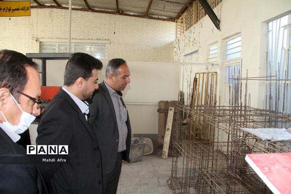 بازدید وزارتی از هنرستان‌های شهرستان بهبهان