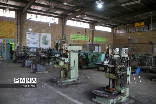 بازدید وزارتی از هنرستان‌های شهرستان بهبهان