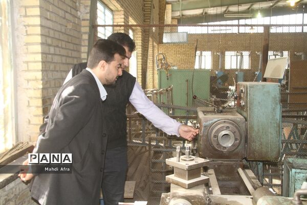 بازدید وزارتی از هنرستان‌های شهرستان بهبهان