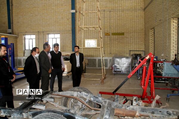 بازدید وزارتی از هنرستان‌های شهرستان بهبهان