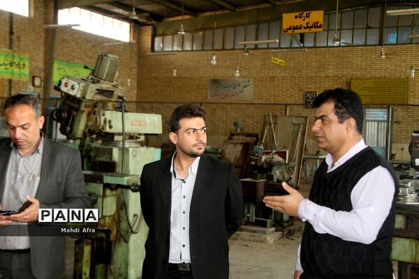 بازدید وزارتی از هنرستان‌های شهرستان بهبهان