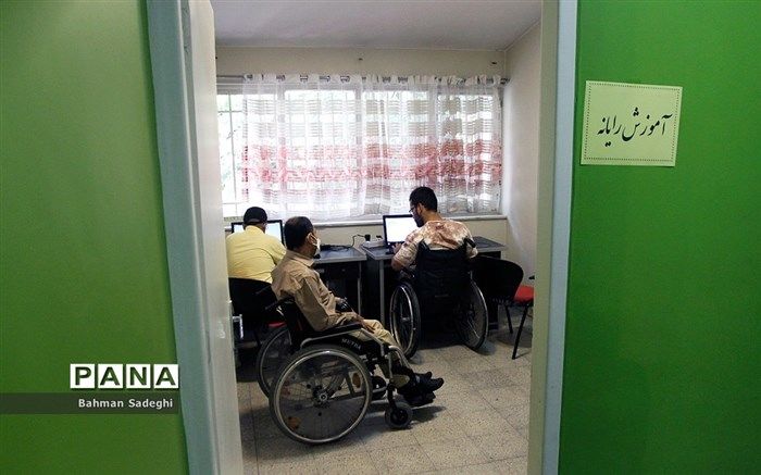 تهیه مواد مصرفی و تجهیز کارگا‌ه‌های ‌دانش‌آموزان با نیازهای ویژه در اولویت قرار می‌گیرد