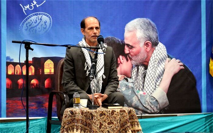مهم‌ترین عنصر در آموزش و پرورش نیروی انسانی است