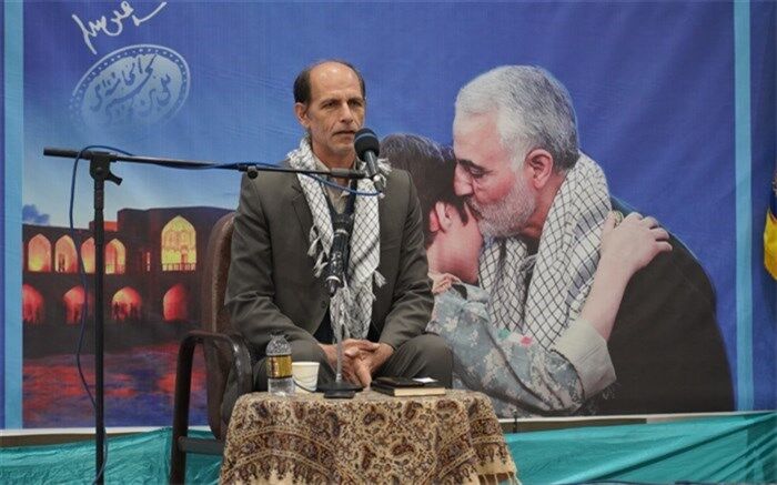 مهم‌ترین عنصر در آموزش و پرورش نیروی انسانی است