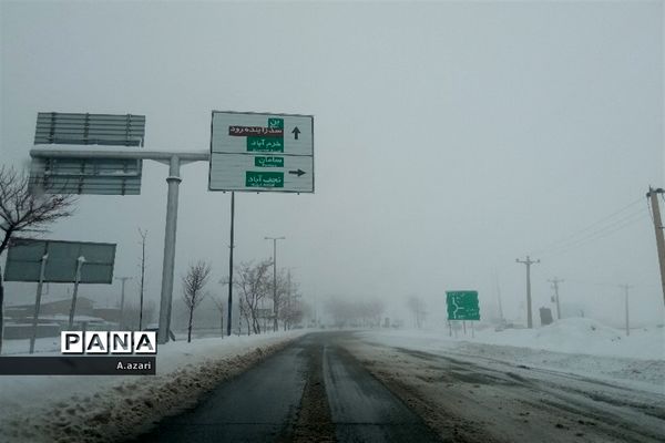نقاشی زیبای طبیعت با بارش برف در شهرستان بن