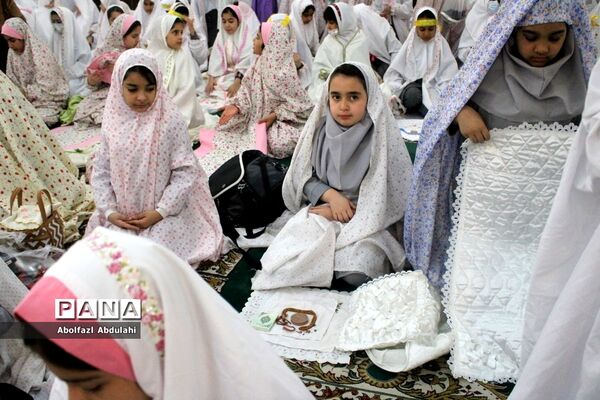 جشن تکلیف ۲هزار دانش‌آموز دختر بوشهری
