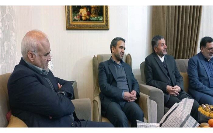 معلمان معماران امروز و فردای کشور هستند