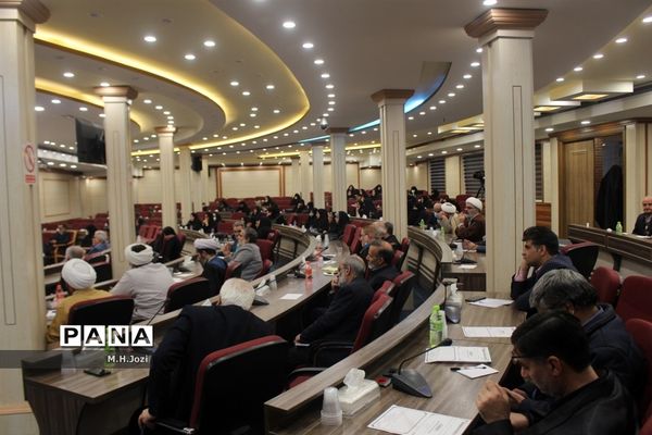 همایش موسسین مدارس غیردولتی استان قم