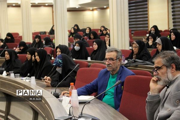 همایش موسسین مدارس غیردولتی استان قم