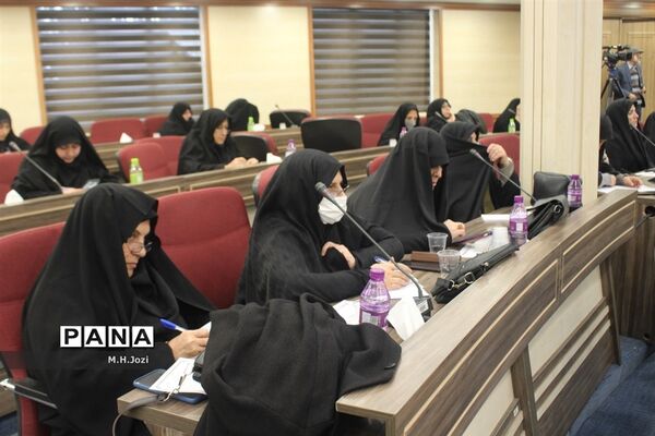 همایش موسسین مدارس غیردولتی استان قم