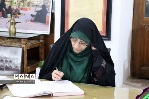 بازدیدمعاون آموزش ابتدایی وزارت آموزش پرورش از مدرسه ماندگار سعادت بوشهر