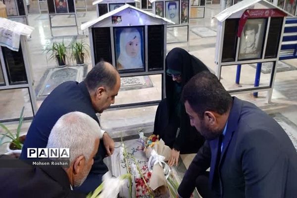 عطرافشانی گلزار شهدای بهشت صادق(ع) بوشهر